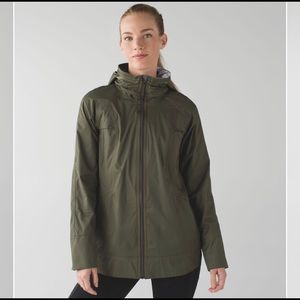 Lululemon Fo Drizzle Rain Jacket - Fatigue Green